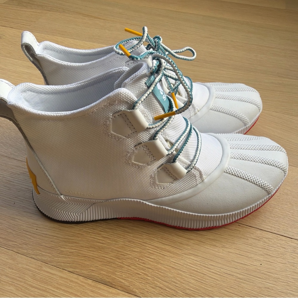 Sorel OUT N ABOUT III CLASSIC WOMEN'S WATERPROOF White/Cyber Yellow BOOT Size 9 - Picture 10 of 15